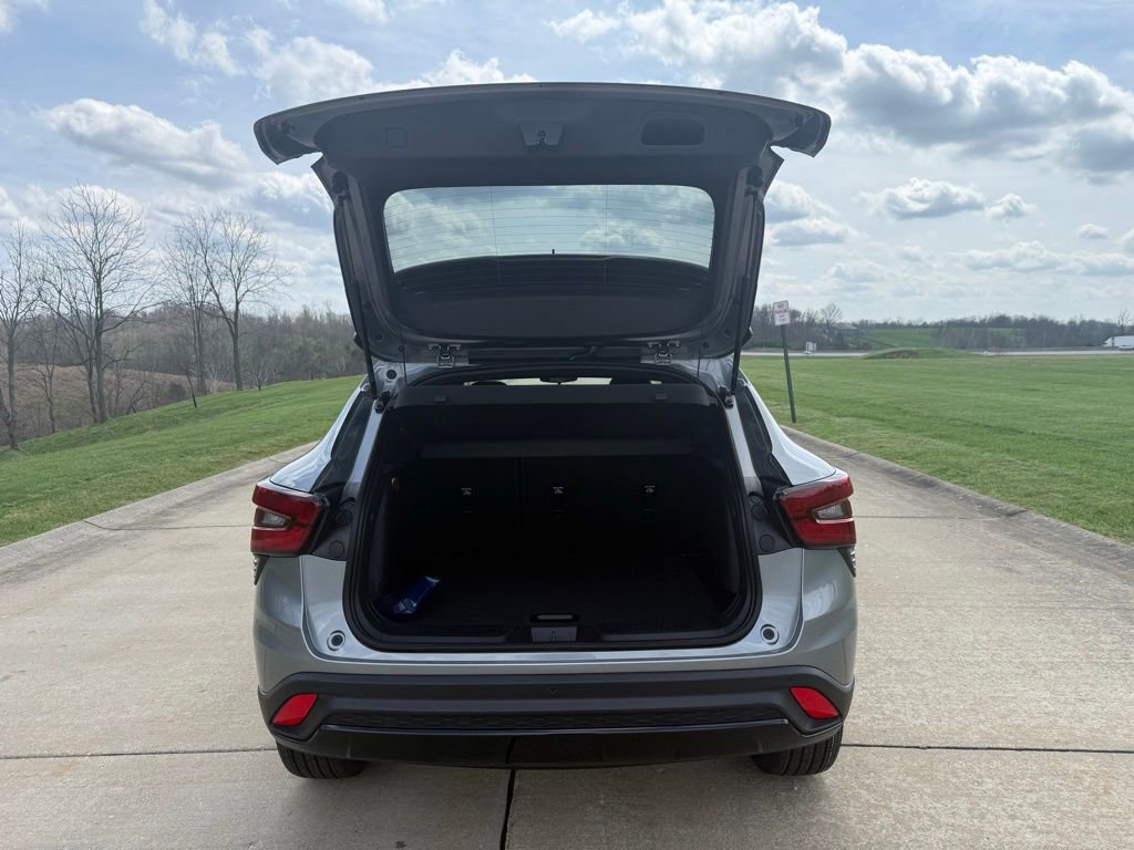 New 2026 Chevrolet Trax RS image 5