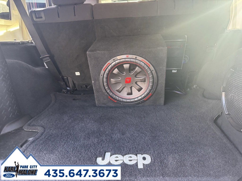 Used 2013 Jeep Wrangler Unlimited Rubicon image 13