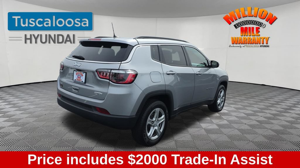 Used 2024 Jeep Compass Latitude AWD/4WD image 8