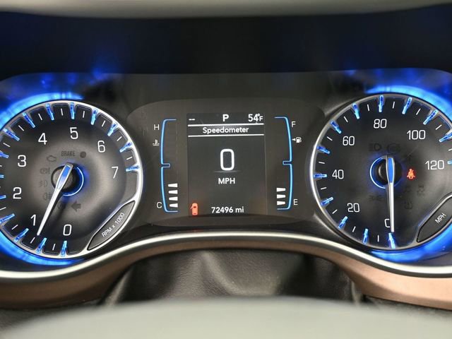 Used 2019 Chrysler Pacifica Touring-L image 32