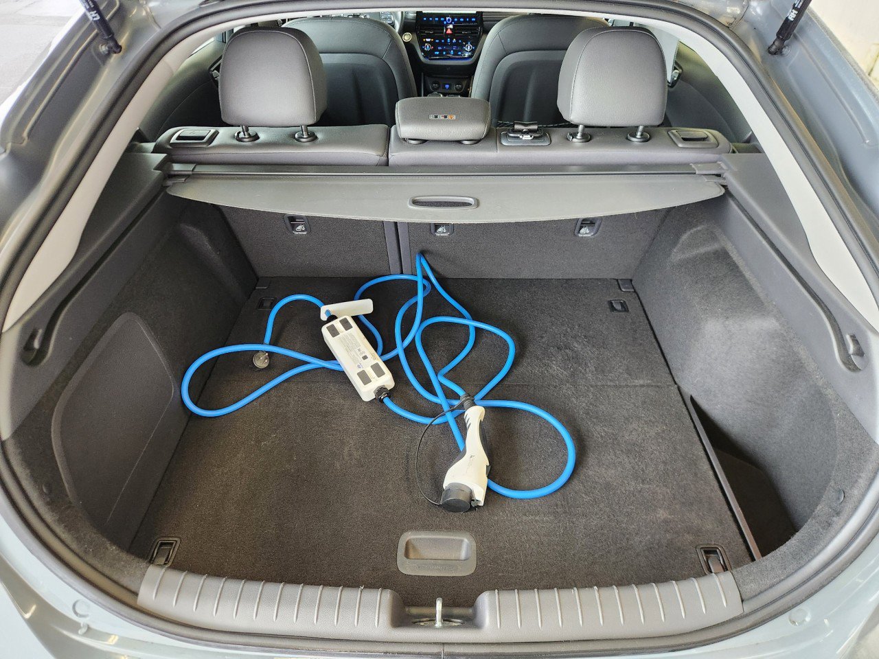 Used 2020 Hyundai Ioniq Limited image 11