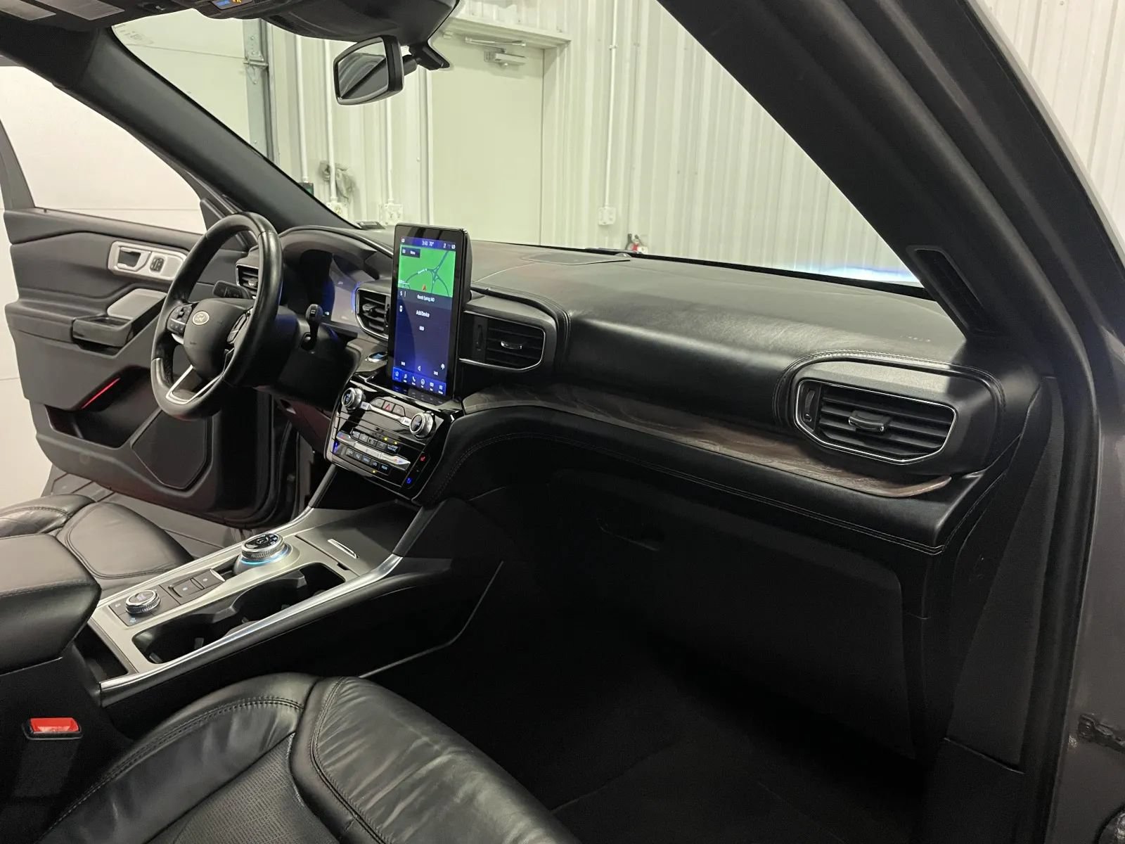 Used 2023 Ford Explorer Platinum w/ Technology Package AWD/4WD image 49