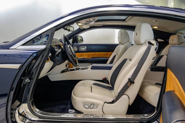Used 2017 Rolls-Royce Wraith RWD image 5
