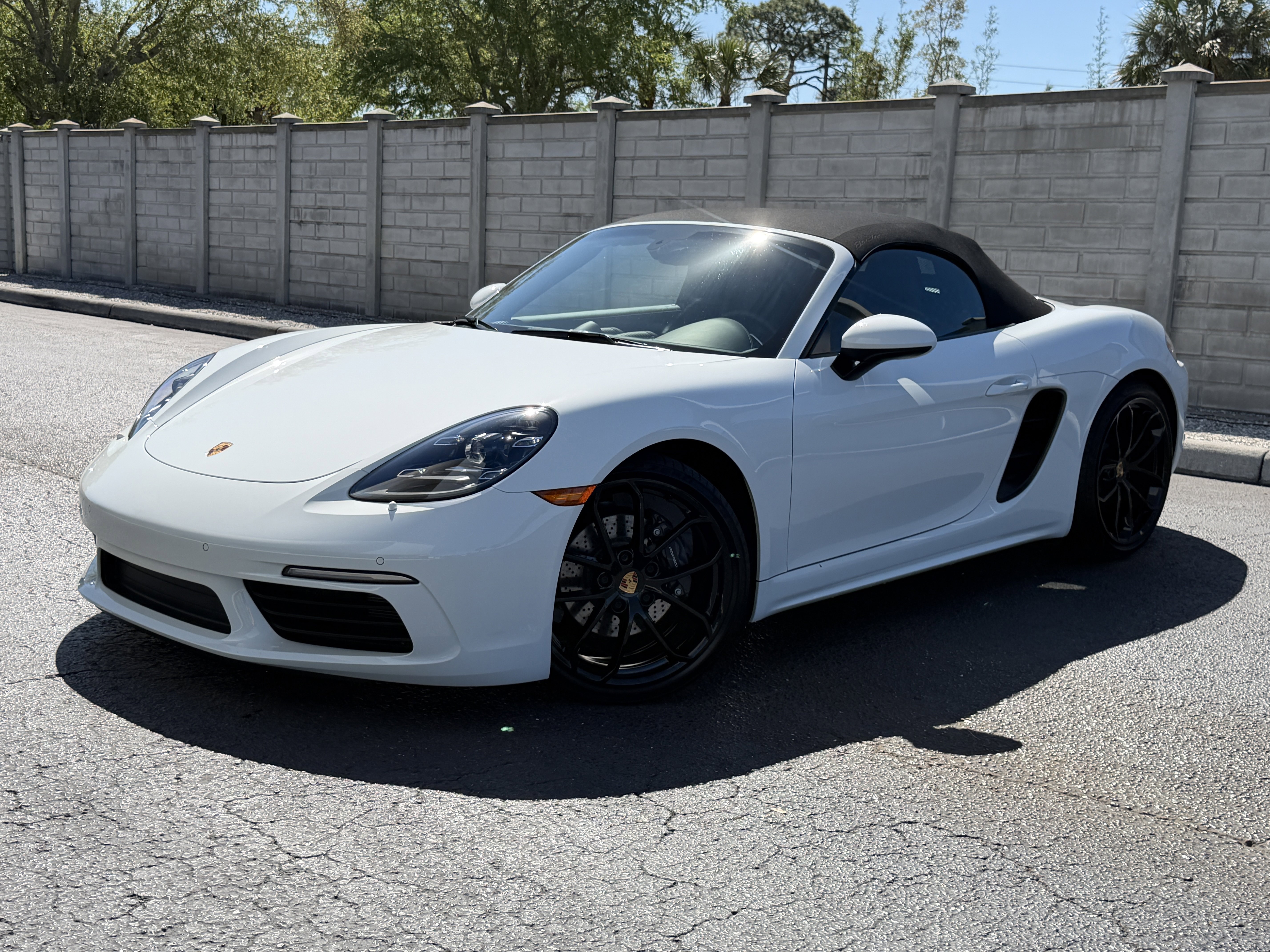 Used 2024 Porsche 718 Boxster image 1
