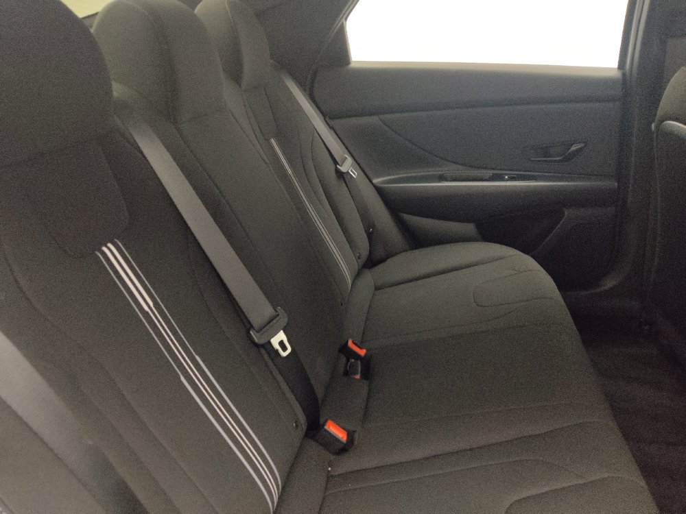 Used 2025 Hyundai Elantra Sport FWD image 19