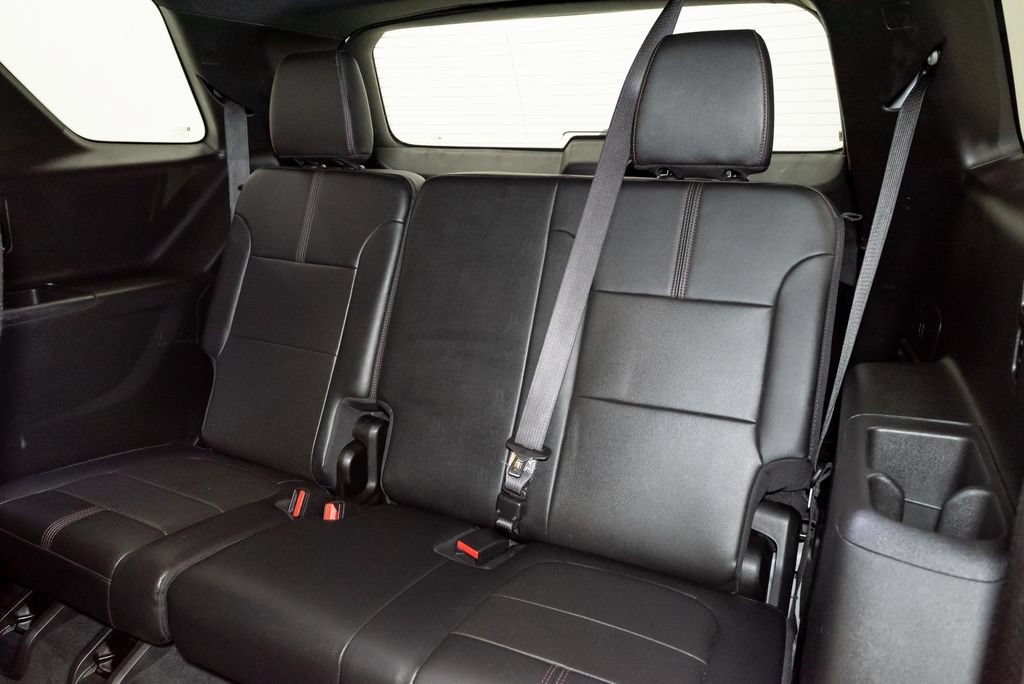 Used 2023 Chevrolet Traverse RS AWD/4WD image 24