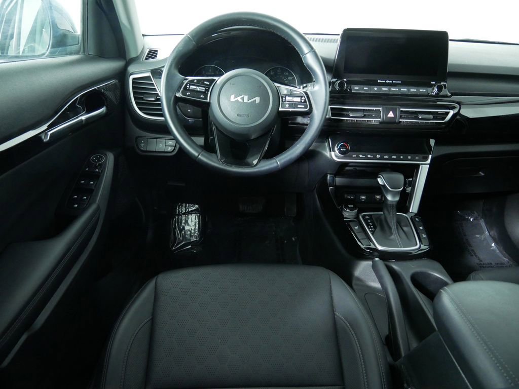 Certified 2023 Kia Seltos EX image 20