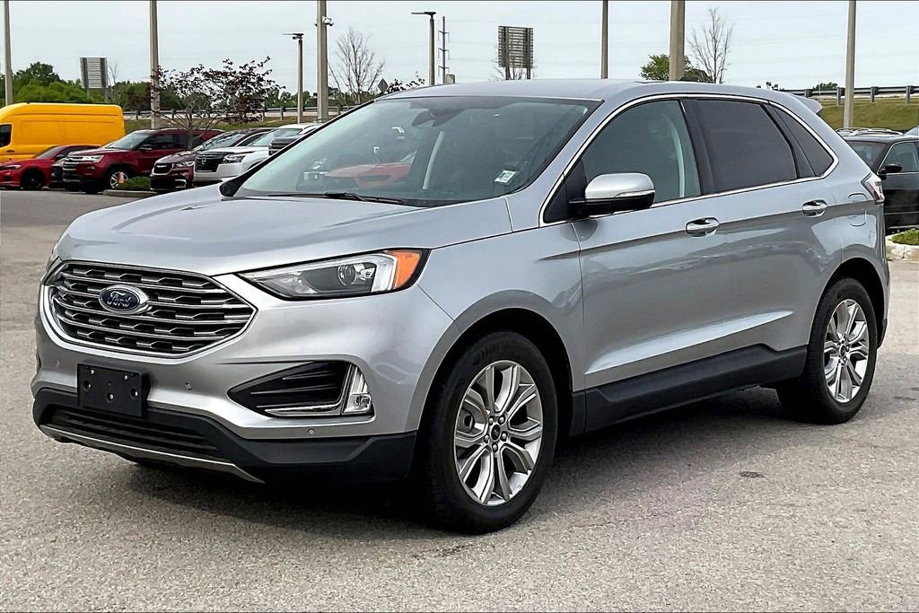 Used 2024 Ford Edge Titanium image 3