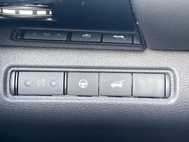 New 2025 Nissan Pathfinder SV image 15