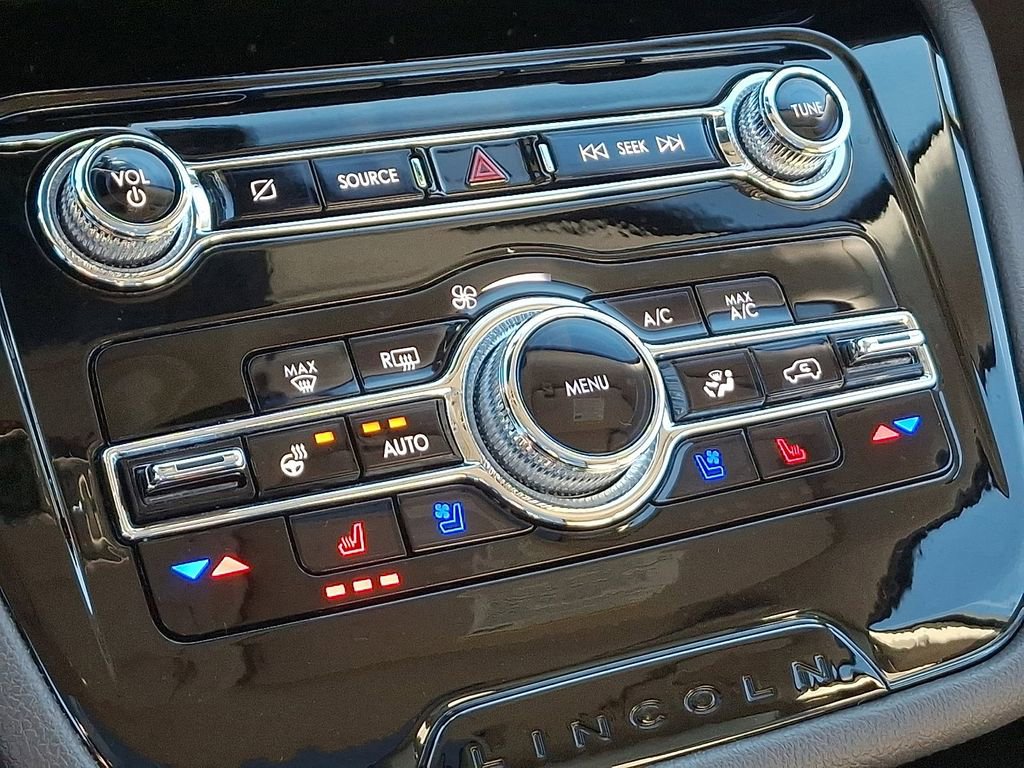 Used 2022 Lincoln Corsair Reserve w/ Equipment Group 201A image 17