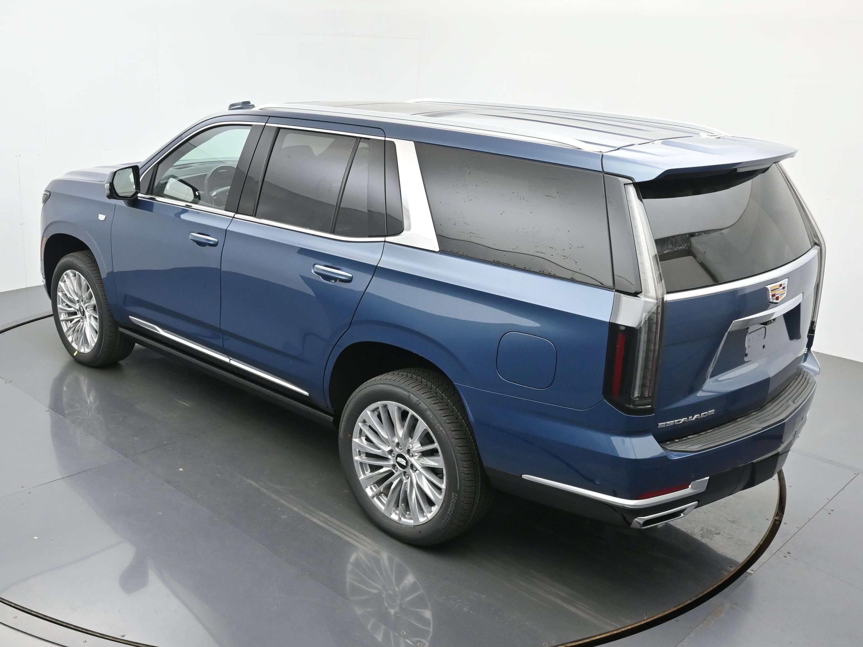 New 2026 Cadillac Escalade Luxury w/ Touring Package AWD/4WD image 25