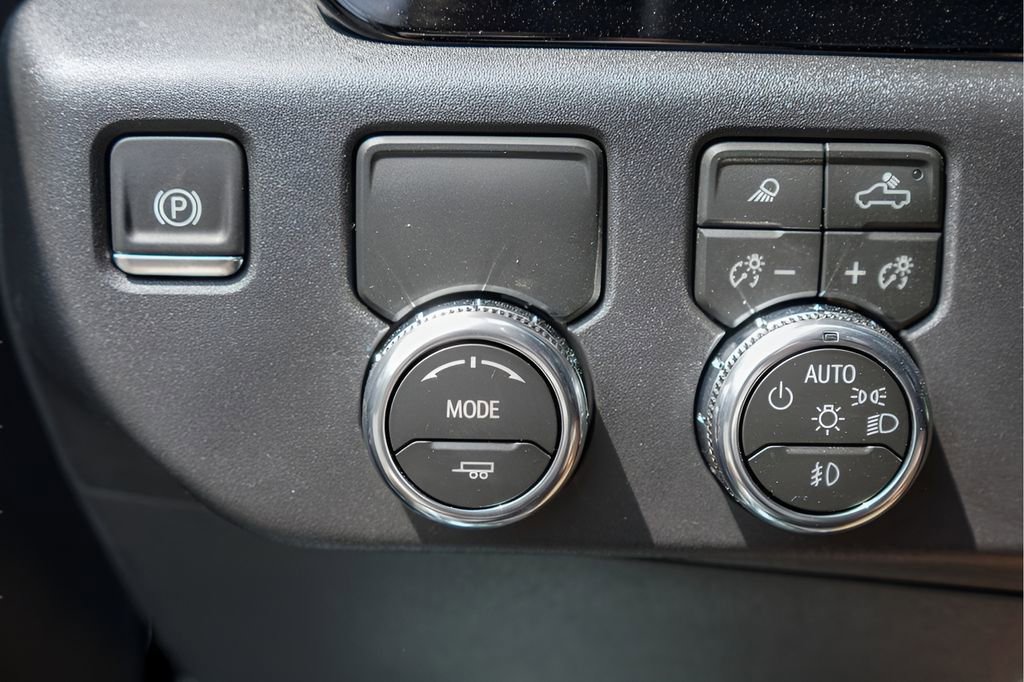 New 2026 GMC Sierra 1500 SLT image 15