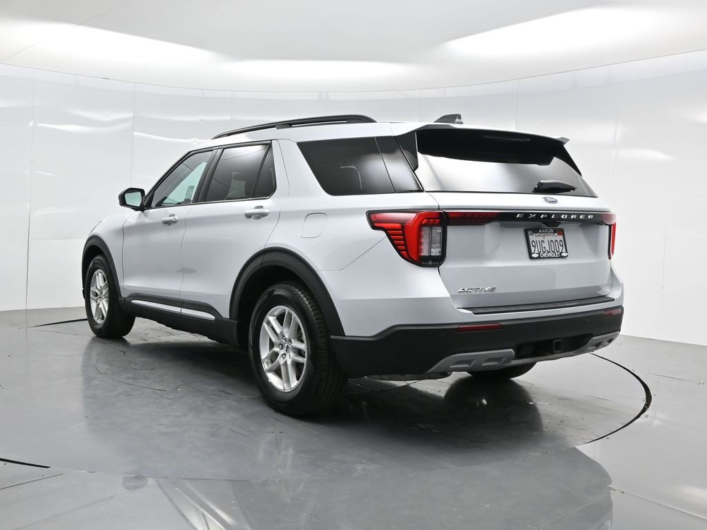 Used 2025 Ford Explorer Active w/ Active Comfort Package image 6