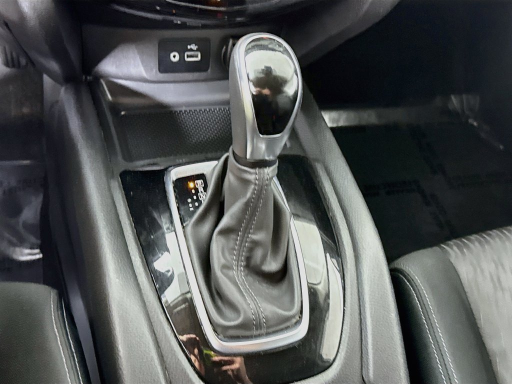 Used 2020 Nissan Rogue S w/ Special Edition Package FWD image 8