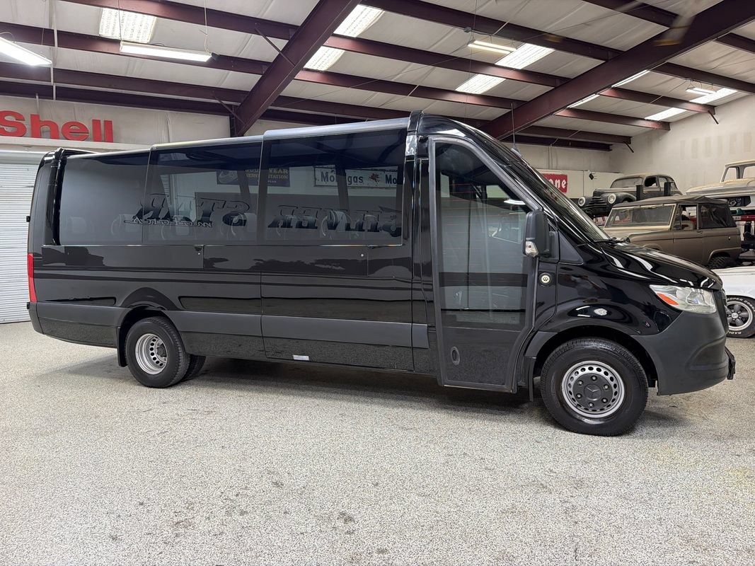 Used 2019 Mercedes-Benz Sprinter 170 Cargo image 10