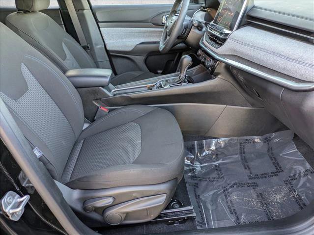 Used 2025 Jeep Compass Sport w/ Mopar Graphics Package image 17