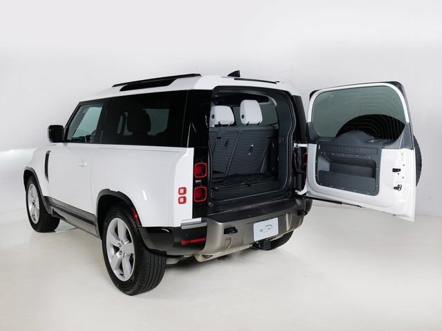 Used 2025 Land Rover Defender 90 X-Dynamic SE AWD/4WD image 29