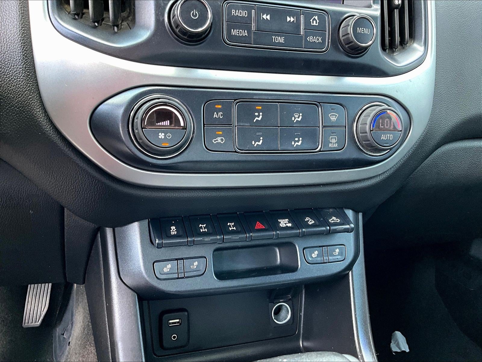 Used 2018 Chevrolet Colorado ZR2 w/ ZR2 Midnight Special Edition AWD/4WD image 14