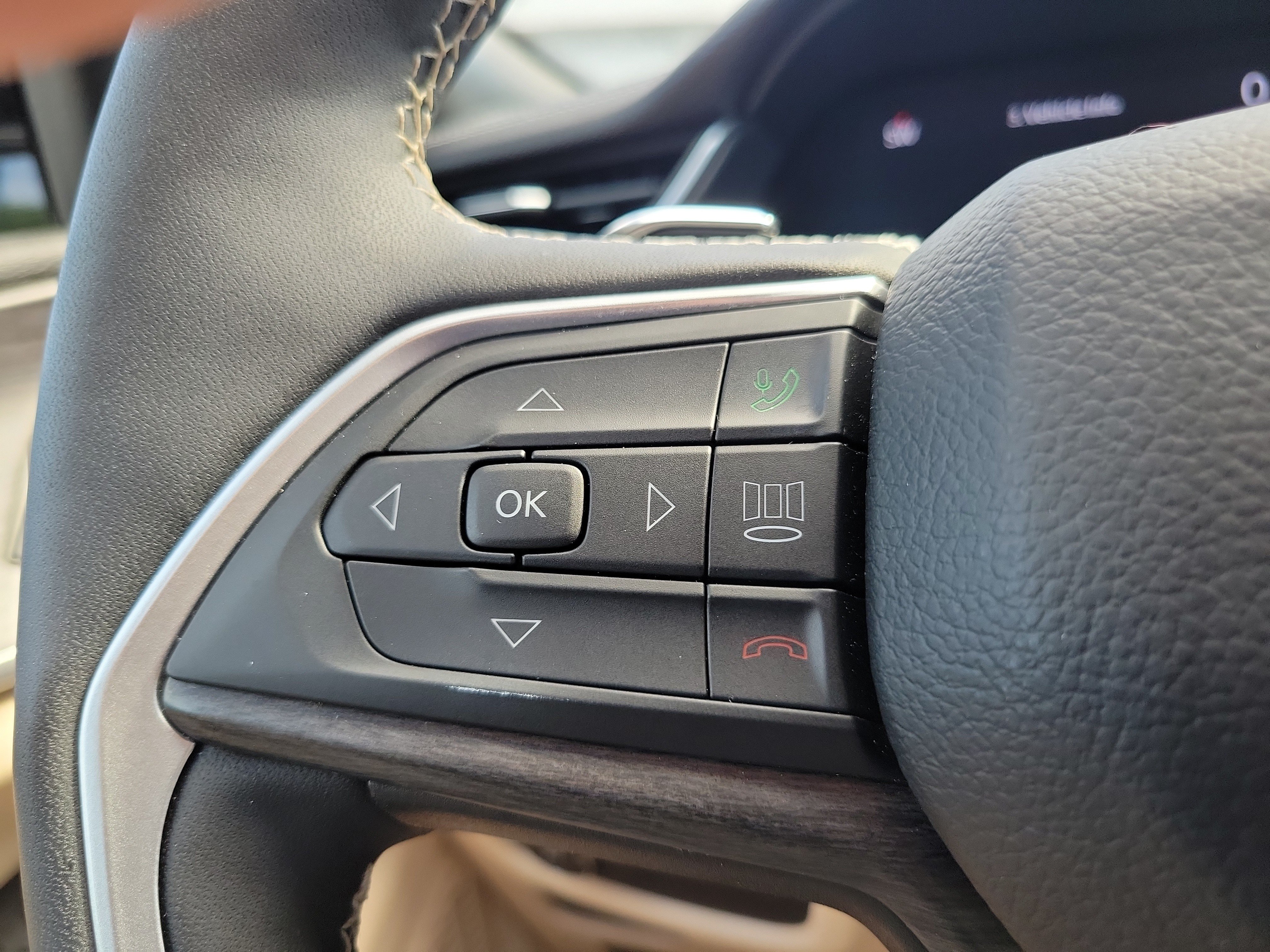 Used 2025 Jeep Grand Cherokee L Limited AWD/4WD image 18