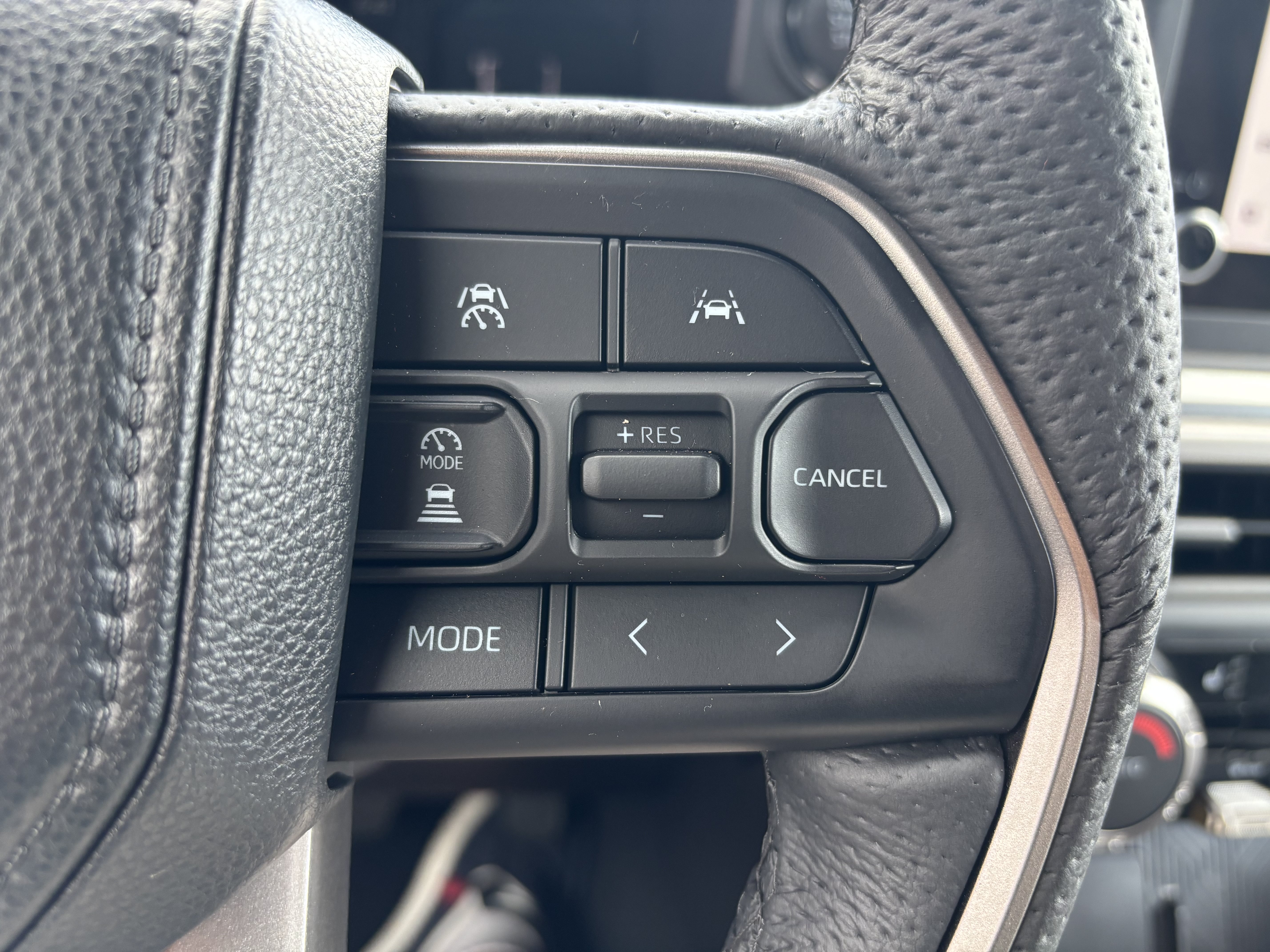 Used 2024 Toyota Tacoma SR5 AWD/4WD image 19