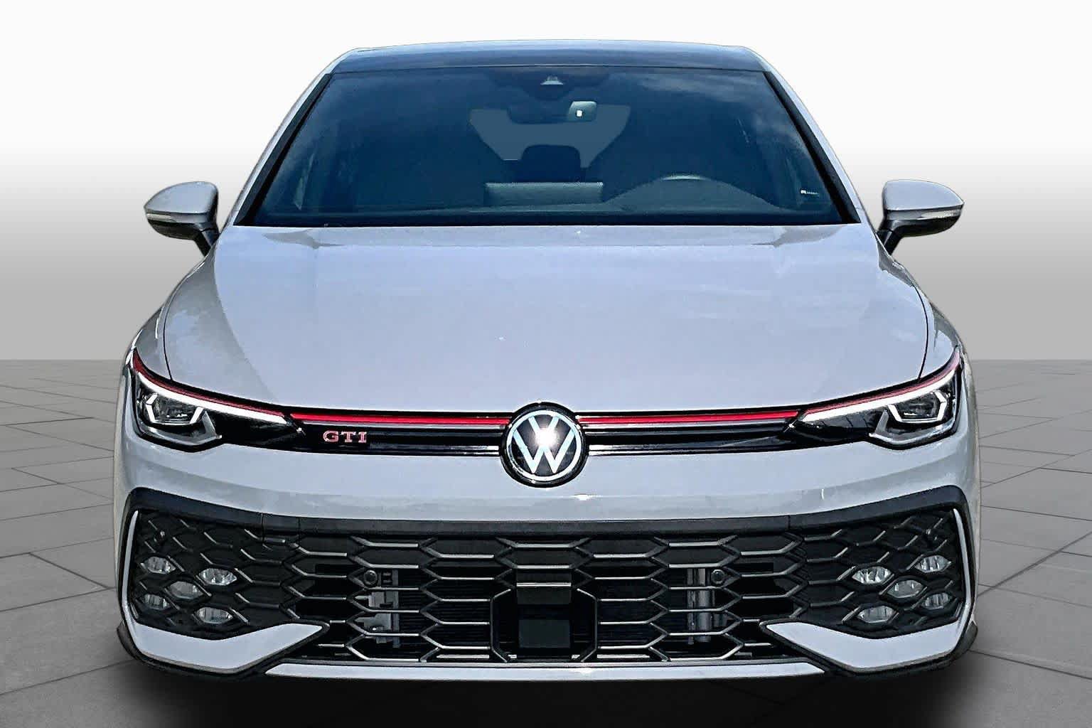 Used 2025 Volkswagen GTI SE FWD image 4