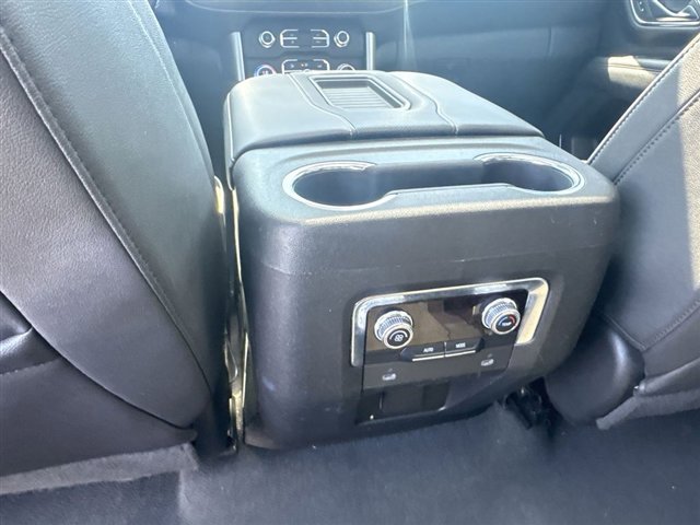 Used 2023 GMC Yukon SLT AWD/4WD image 22