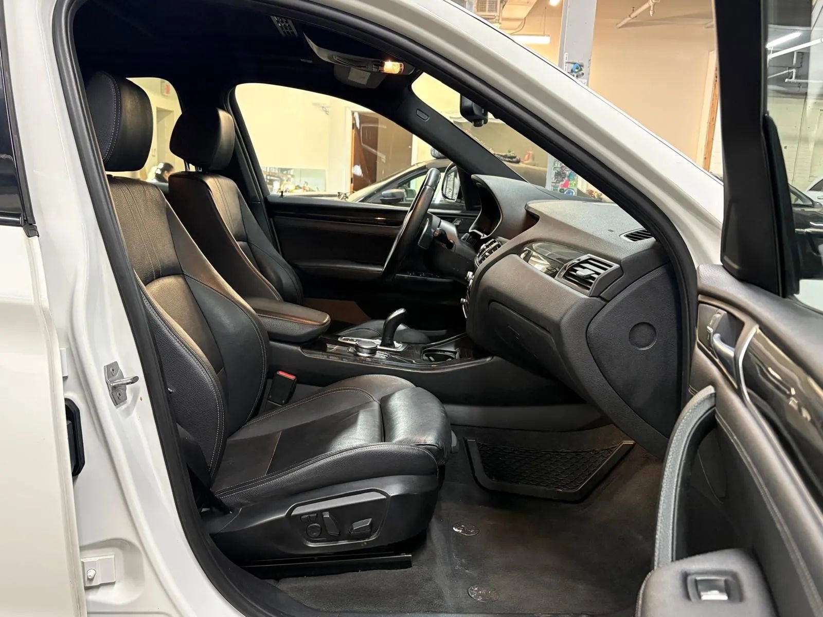 Used 2018 BMW X4 xDrive28i image 12