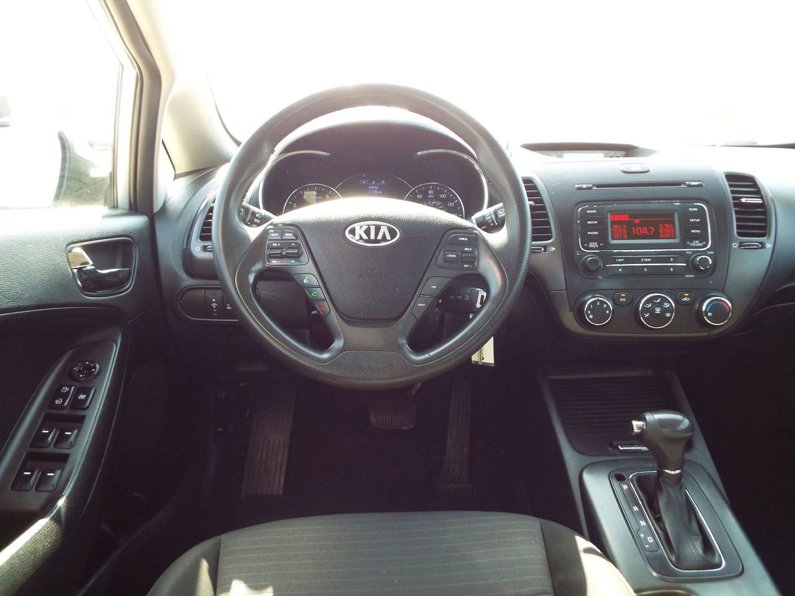 Used 2015 Kia Forte LX w/ Popular Package FWD image 9