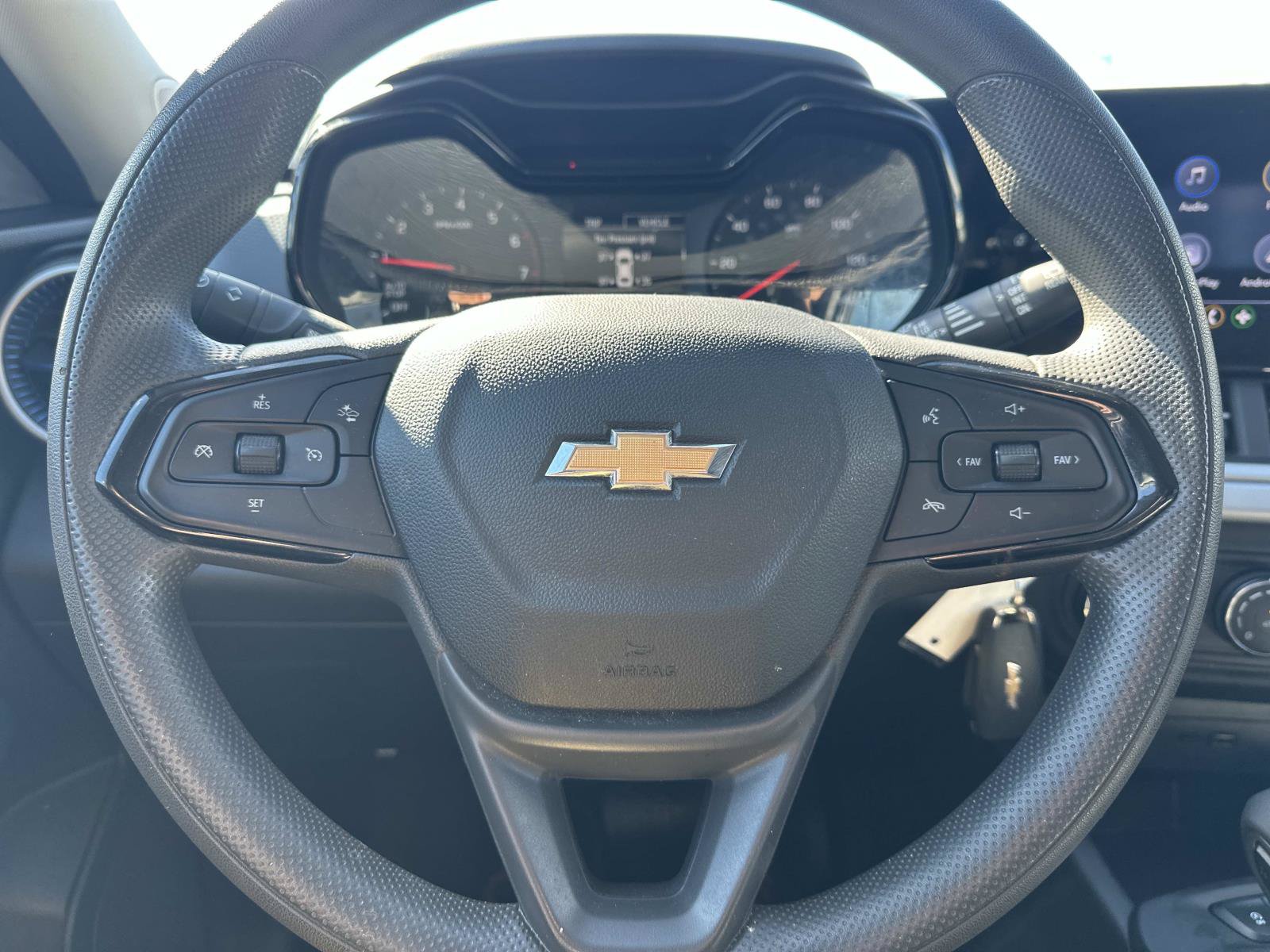 Used 2025 Chevrolet Trax LS w/ LS Convenience Package FWD image 19
