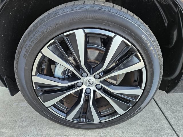 Certified 2023 Volvo XC60 B5 Plus AWD/4WD image 9