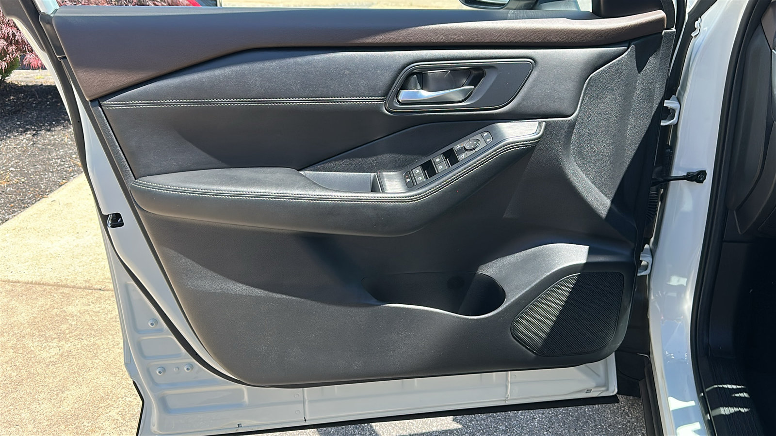 Certified 2023 Nissan Rogue SV w/ SV Premium B Package AWD/4WD image 13