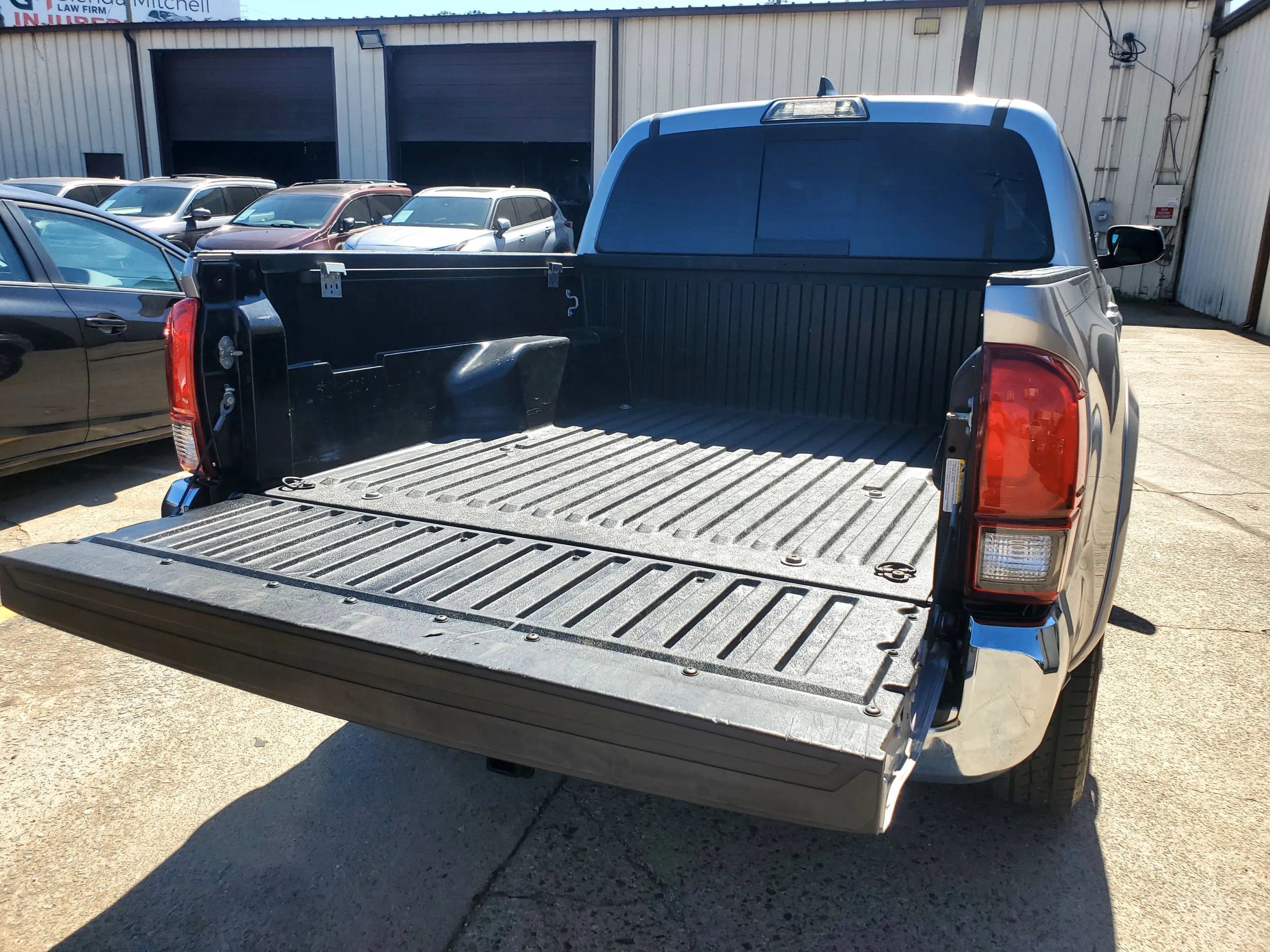 Used 2019 Toyota Tacoma SR5 RWD image 49