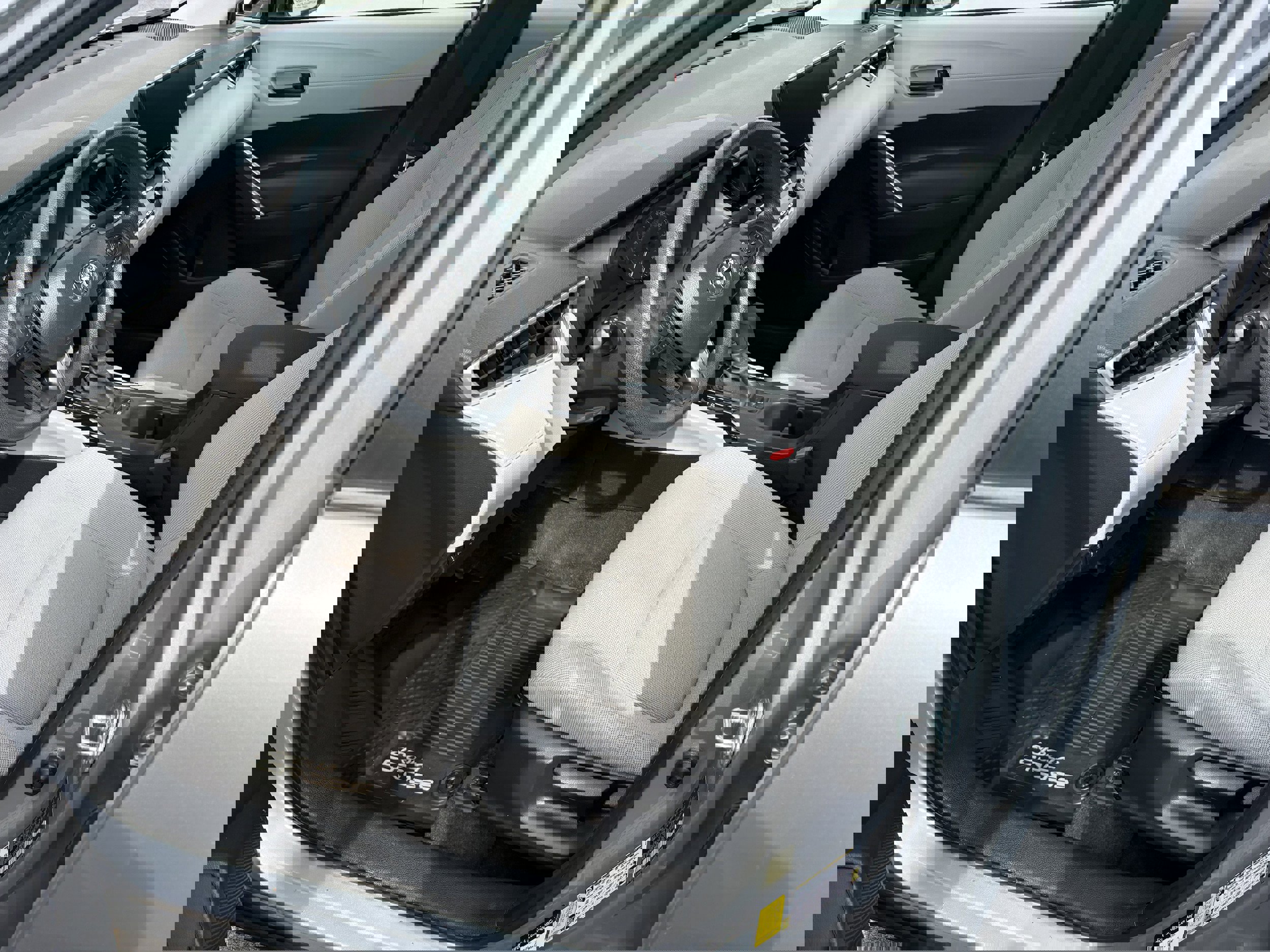 Certified 2023 Toyota Corolla Cross L image 3