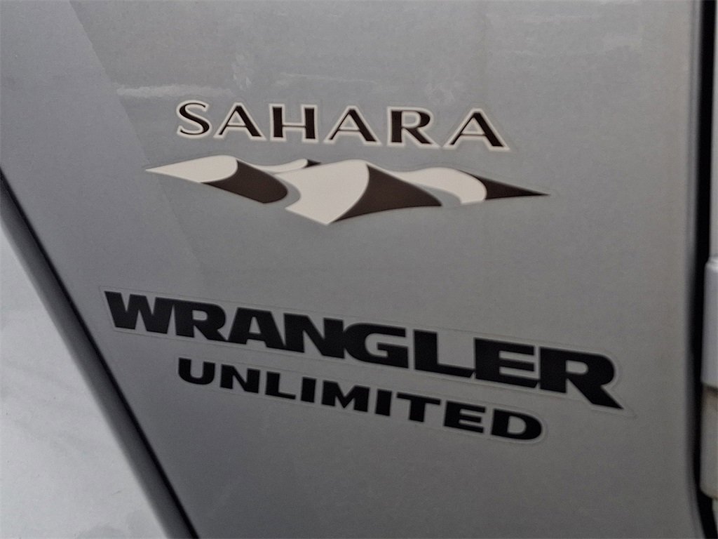 Used 2017 Jeep Wrangler Unlimited Sahara w/ Connectivity Group image 32