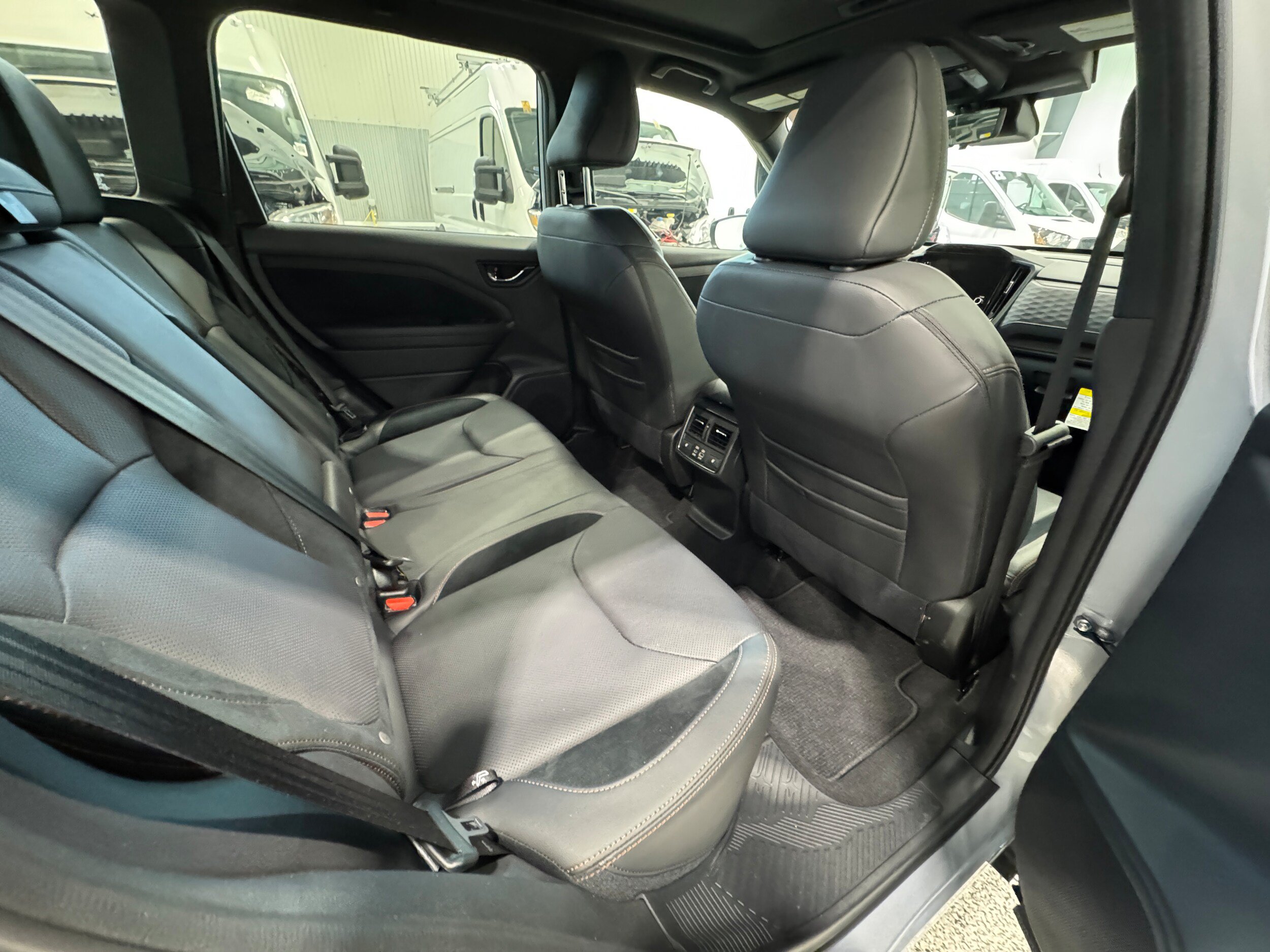 Used 2025 Subaru Forester Limited AWD/4WD image 5