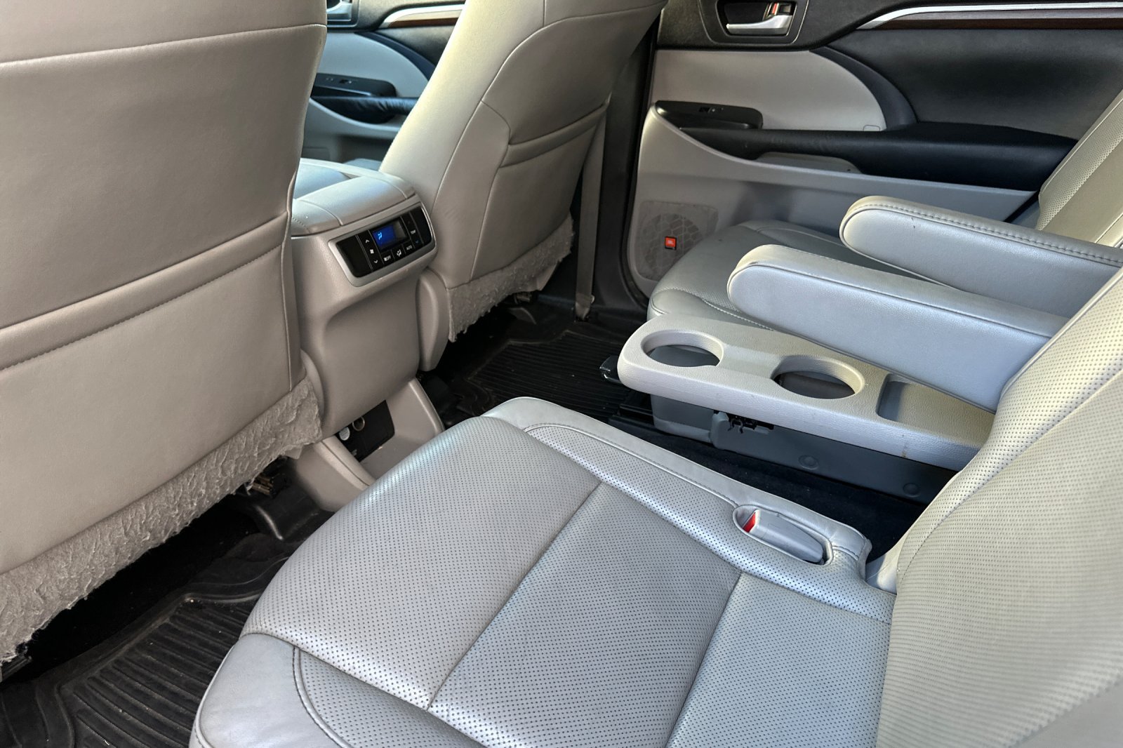 Used 2016 Toyota Highlander Limited AWD/4WD image 14