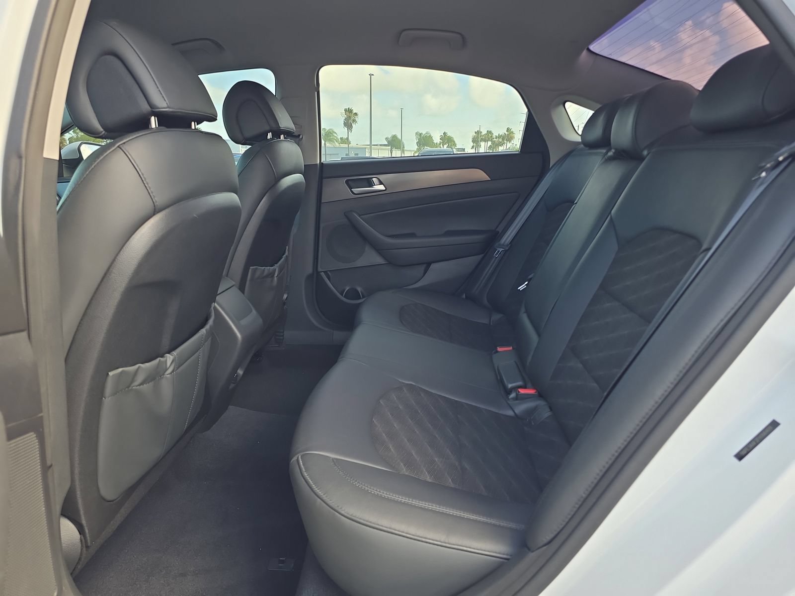 Used 2015 Hyundai Sonata Sport w/ Option Group 04 FWD image 13