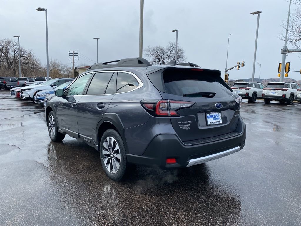 Used 2025 Subaru Outback Limited image 5