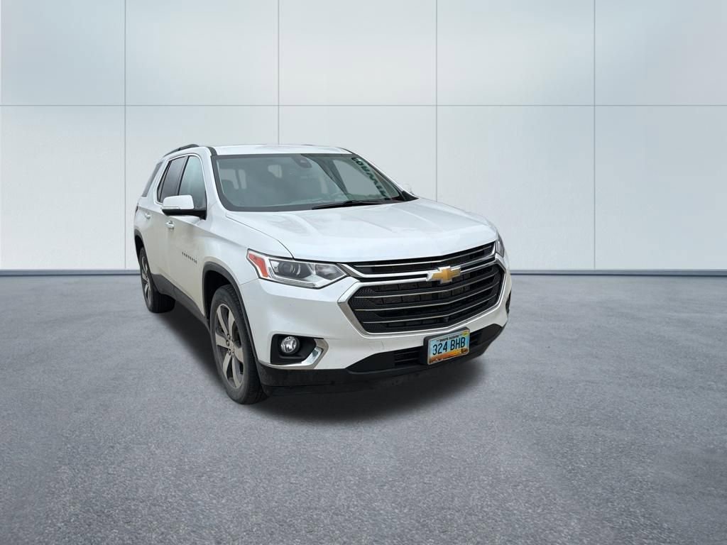 Used 2020 Chevrolet Traverse LT w/ LT Premium Package AWD/4WD image 2