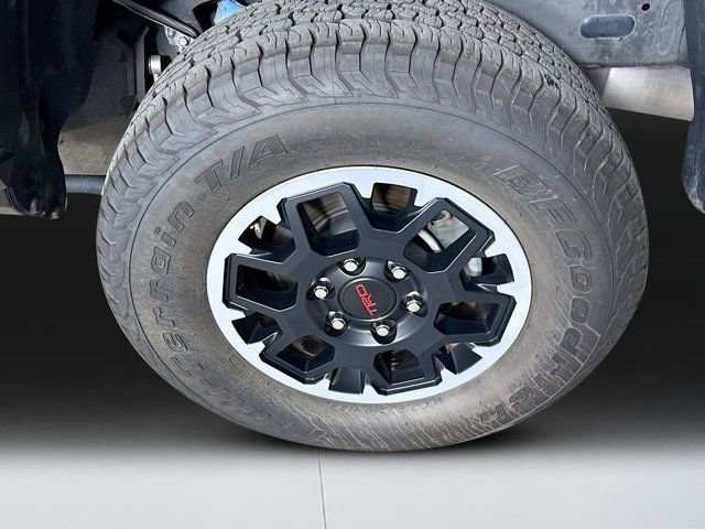 Used 2024 Toyota Tacoma TRD Off-Road image 33