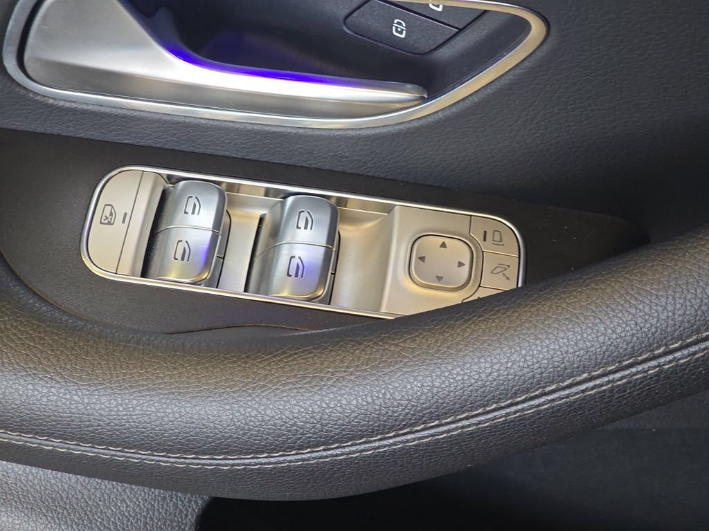 Used 2025 Mercedes-Benz GLS 450 4MATIC image 32