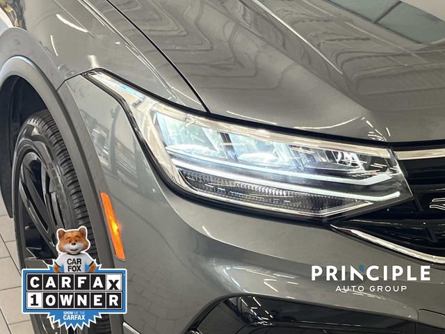 Used 2023 Volkswagen Tiguan SE R-Line FWD image 9