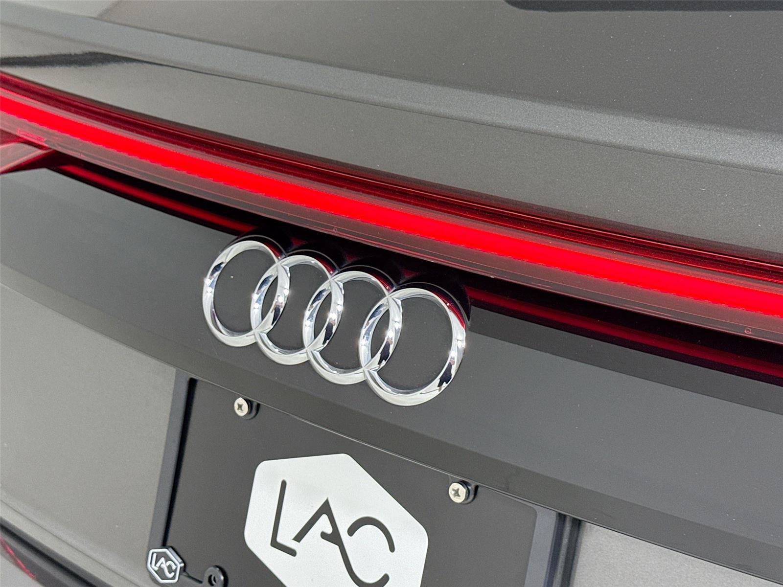 Used 2021 Audi Q8 Premium Plus image 35