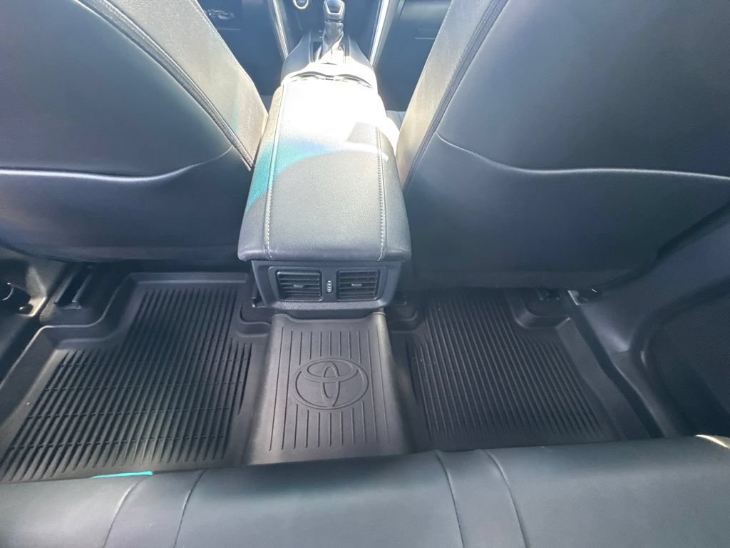 Used 2021 Toyota Venza XLE AWD/4WD image 24