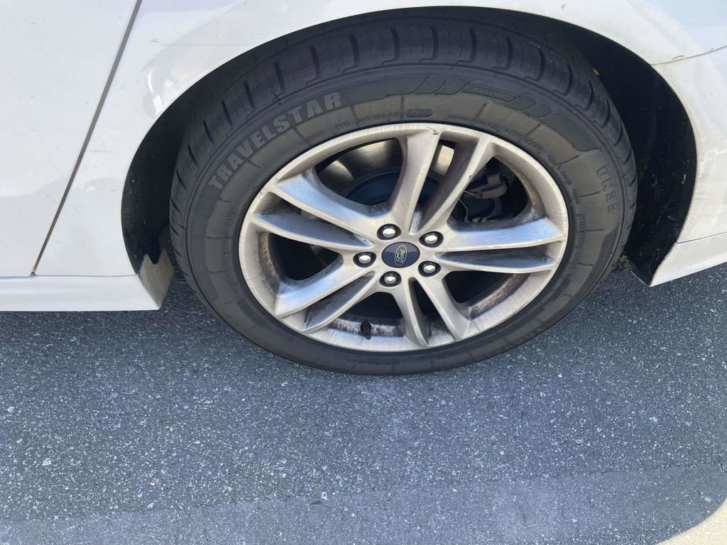 Used 2018 Ford Fusion SE FWD image 31