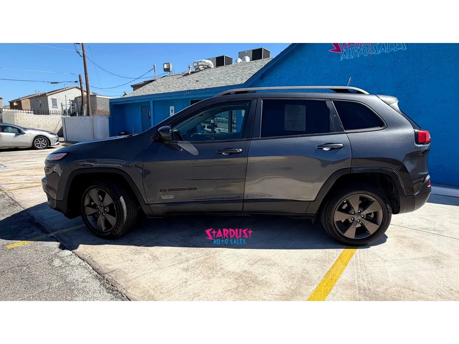 Used 2017 Jeep Cherokee 75th Anniversary FWD image 3