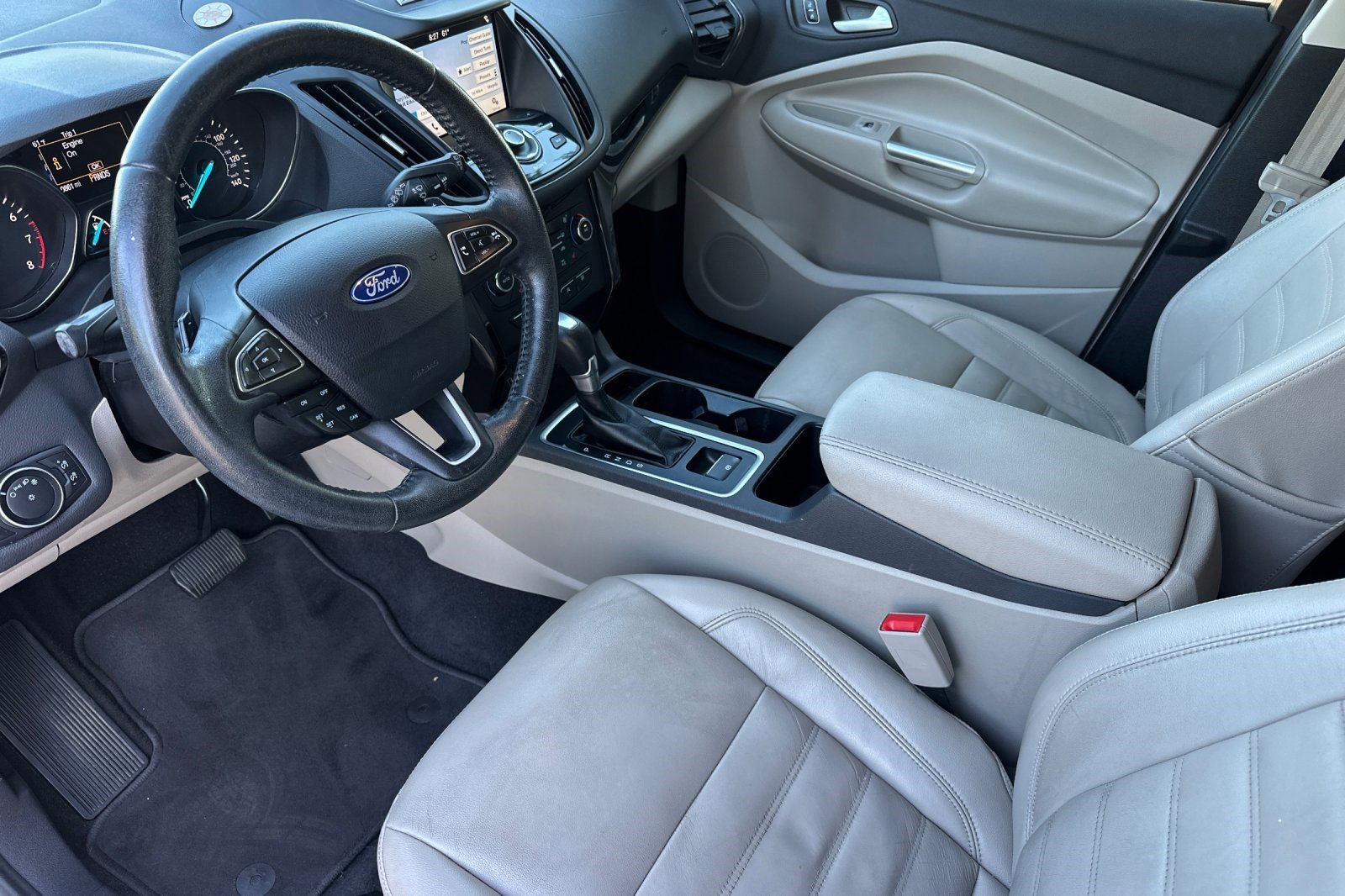 Used 2017 Ford Escape Titanium FWD image 11