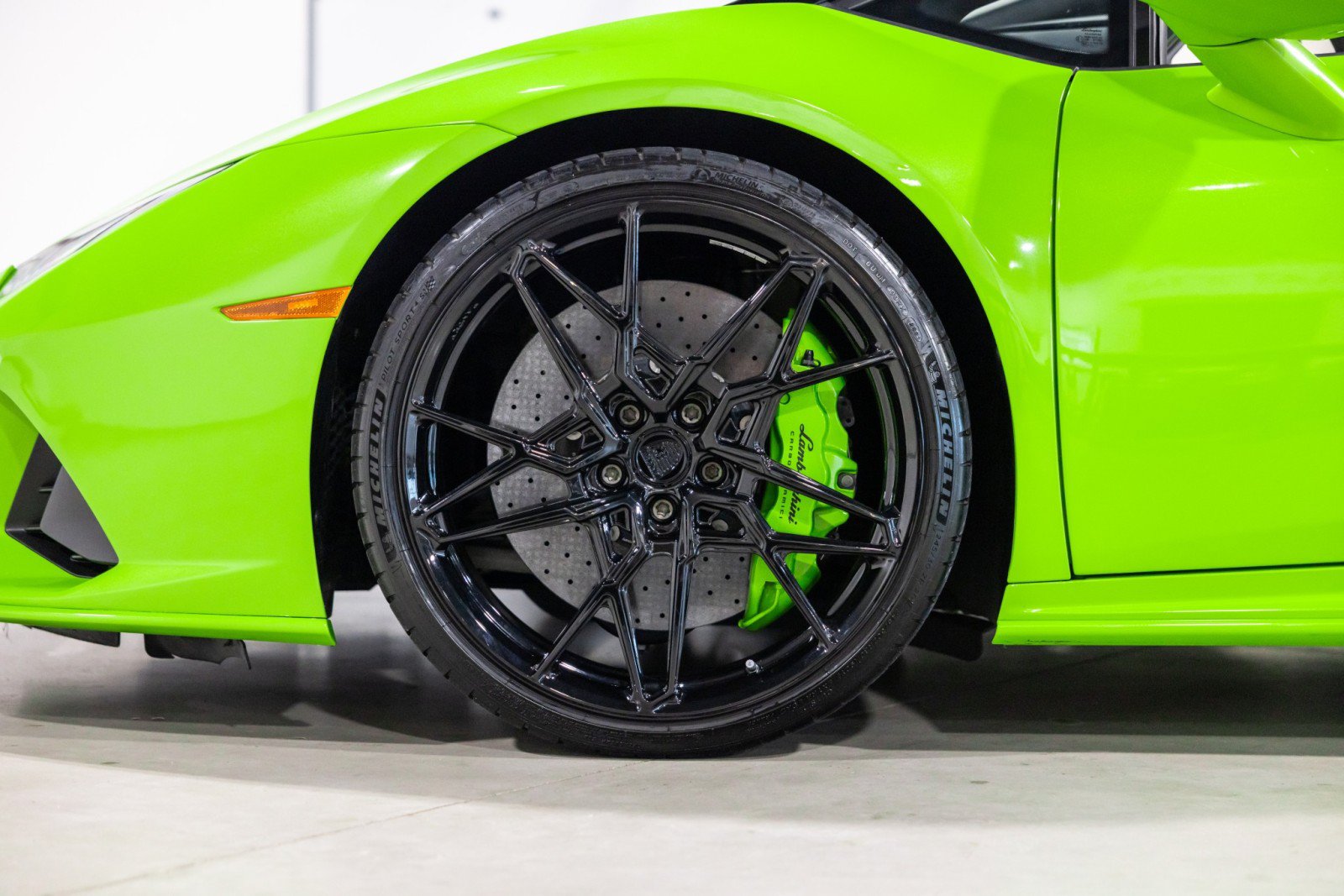 Used 2023 Lamborghini Huracan EVO AWD/4WD image 20