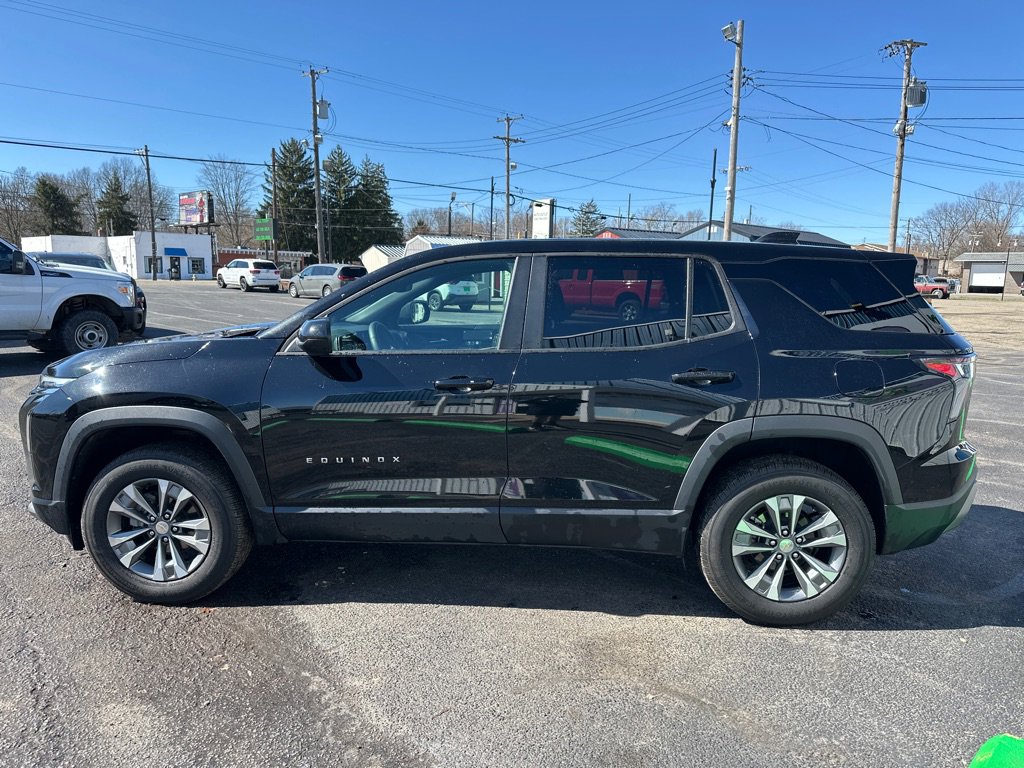 Used 2025 Chevrolet Equinox LT image 4