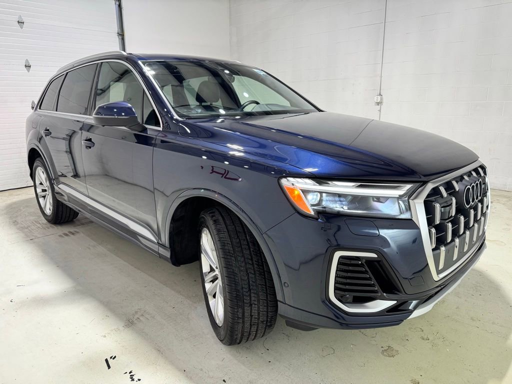 Used 2025 Audi Q7 3.0T Premium Plus AWD/4WD image 3